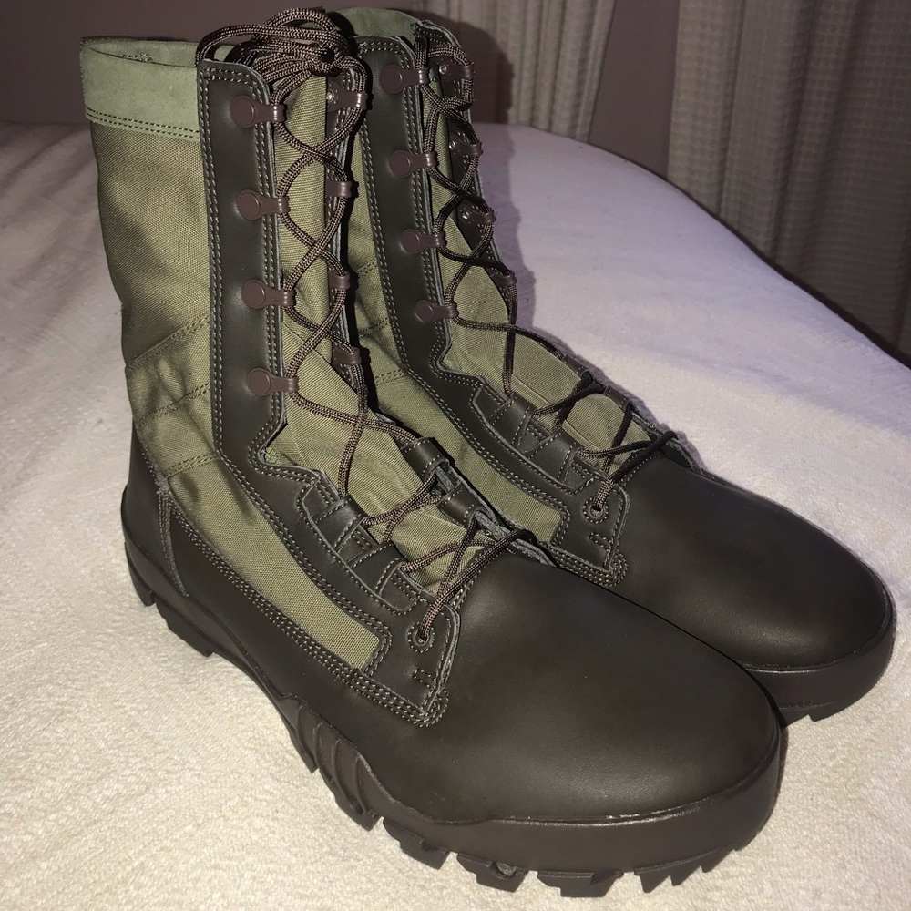 Nike SFB tactical-duty boots